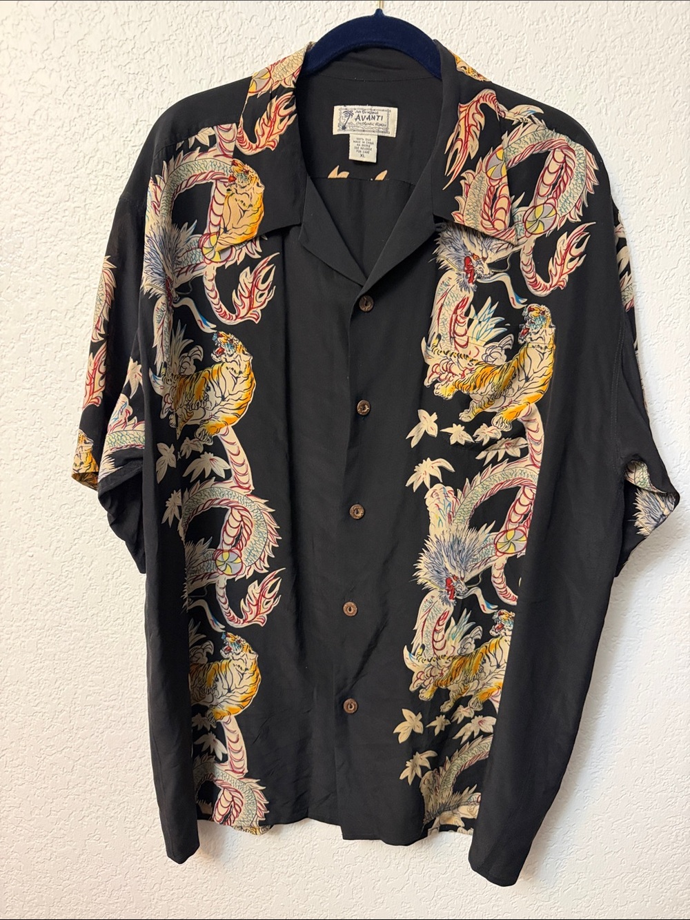 Vintage Hawaiian Avanti 100% silk Black Button-Up Shirt with Dragon & Tiger